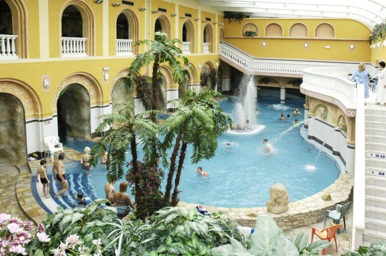 Zwemparadijs Babylon